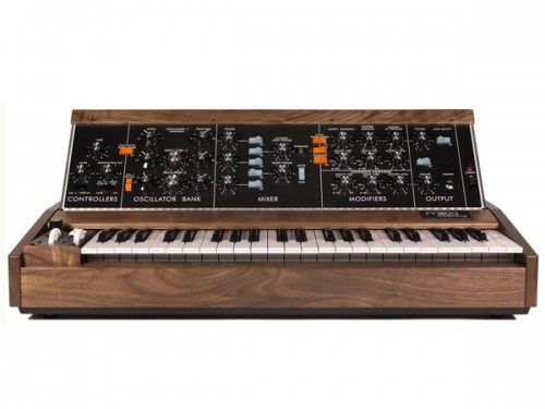 Moog MiniMoog Model D Walnut - Limited Edition EXDEMO