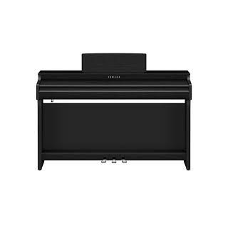 Yamaha CLP-825PE Polished Ebony
