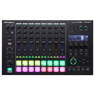 Roland MC-707 Groovebox
